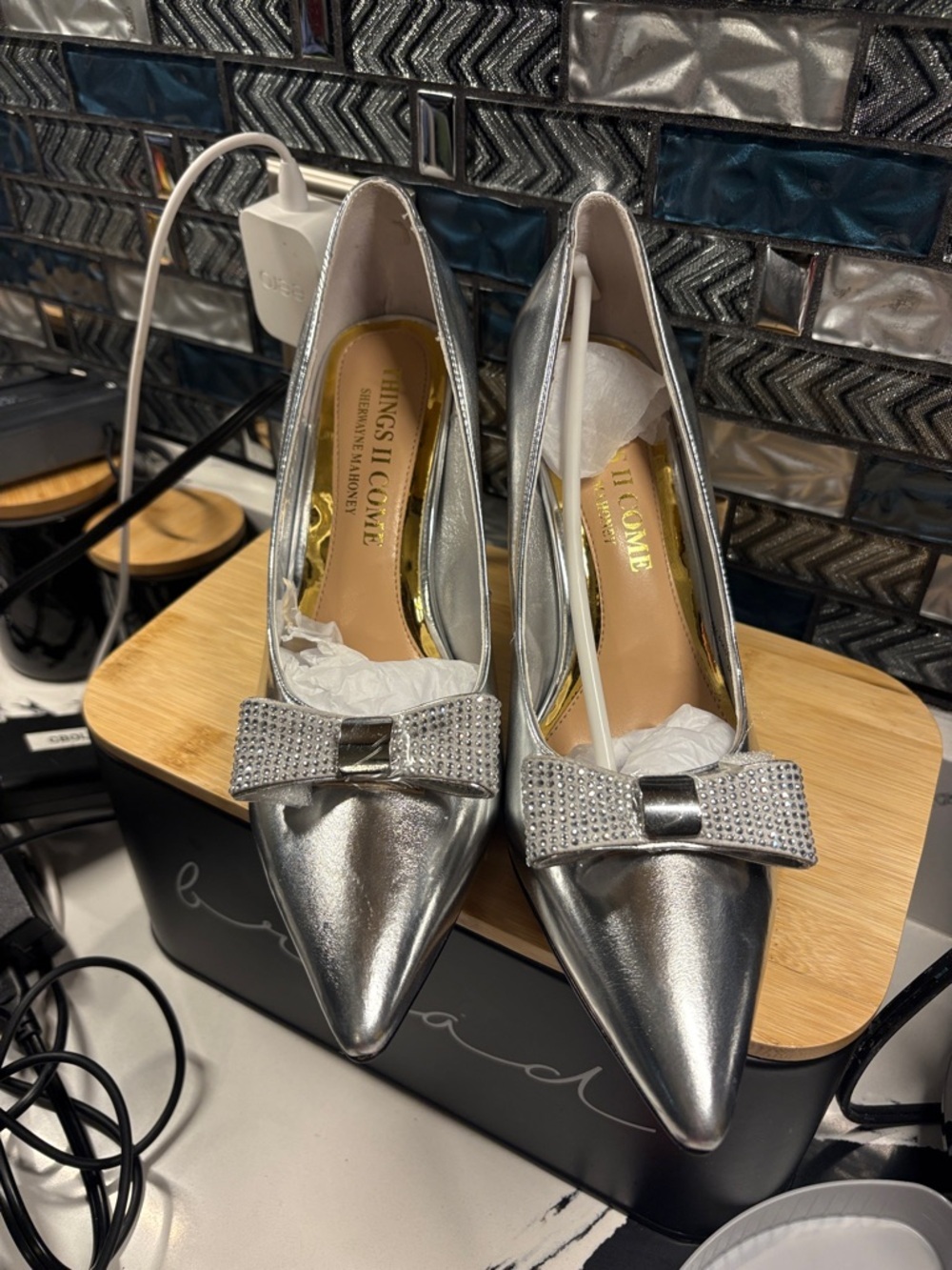 Women's Silver Pointed-Toe Bow Heels with Embellished Accent - Picture 1 of 6